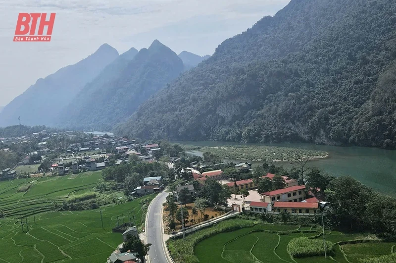 Ngược ngàn Hồi Xuân