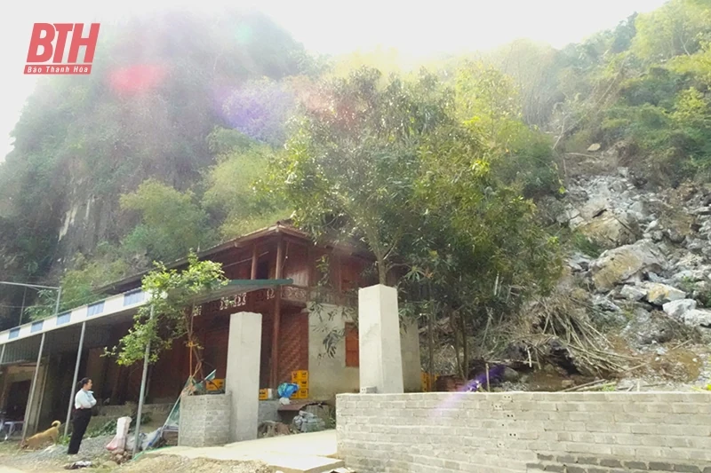 Nỗi lo sạt lở núi Ma Lào