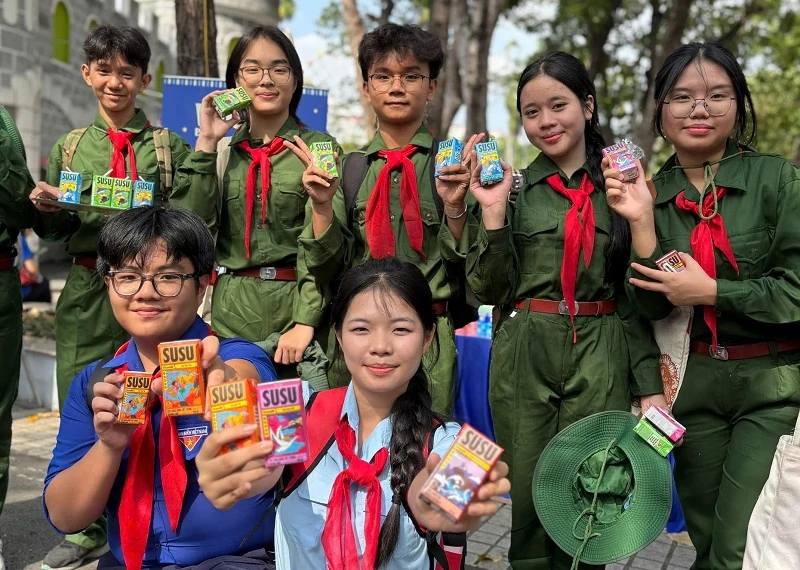 Vinamilk tặng 50.000 hộp sữa cho thiếu nhi TP Hồ Chí Minh nhân sự kiện 50 năm thống nhất đất nước