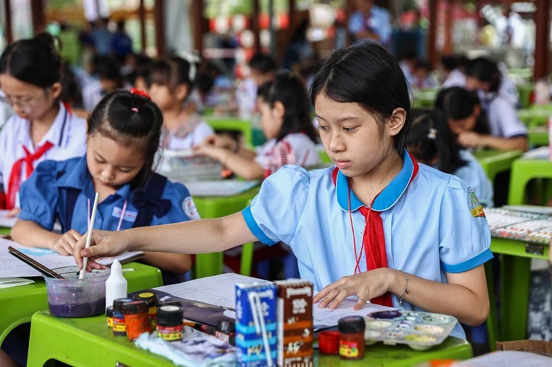 Vinamilk tặng 50.000 hộp sữa cho thiếu nhi TP Hồ Chí Minh nhân sự kiện 50 năm thống nhất đất nước