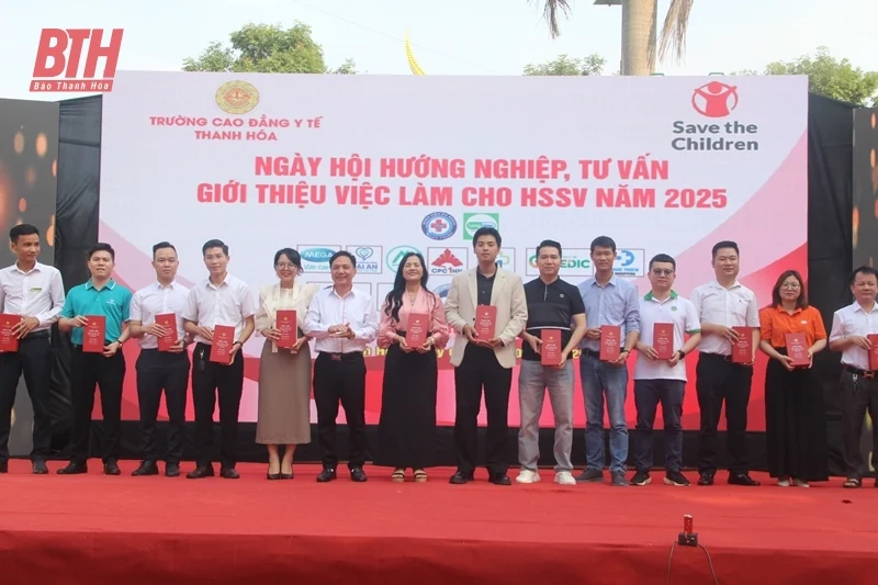 Sôi nổi Ngày hội hướng nghiệp, tư vấn, giới thiệu việc làm năm 2025