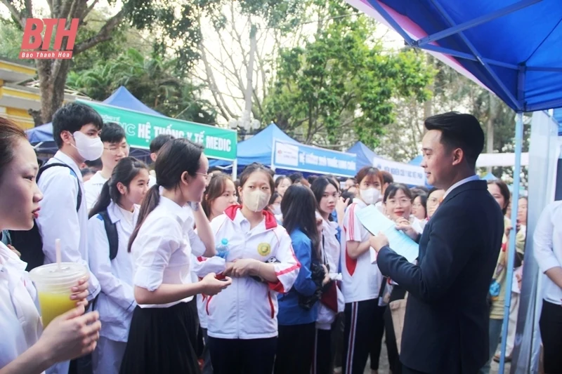 Sôi nổi Ngày hội hướng nghiệp, tư vấn, giới thiệu việc làm năm 2025