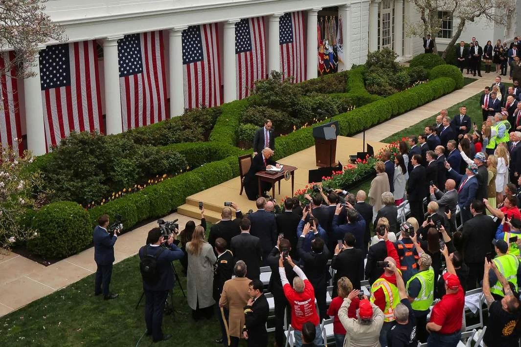 “Cơn sóng thần” thuế quan giữa Mỹ và Trung Quốc 