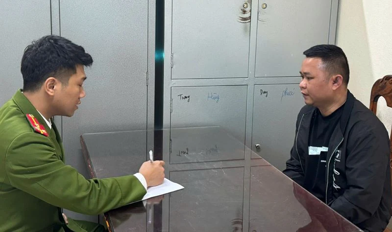 Khởi tố 12 đối tượng liên quan đến khai thác cát trái phép