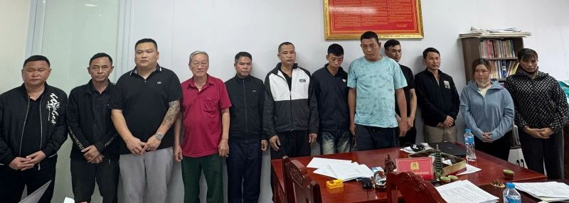 Khởi tố 12 đối tượng liên quan đến khai thác cát trái phép