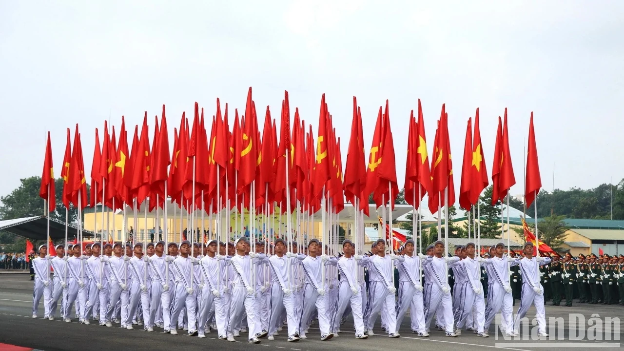 Tổng hợp luyện diễu binh chuẩn bị Đại lễ 30/4