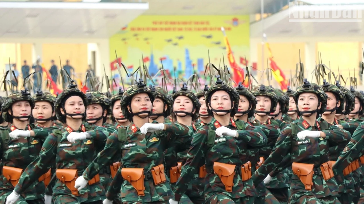 Tổng hợp luyện diễu binh chuẩn bị Đại lễ 30/4