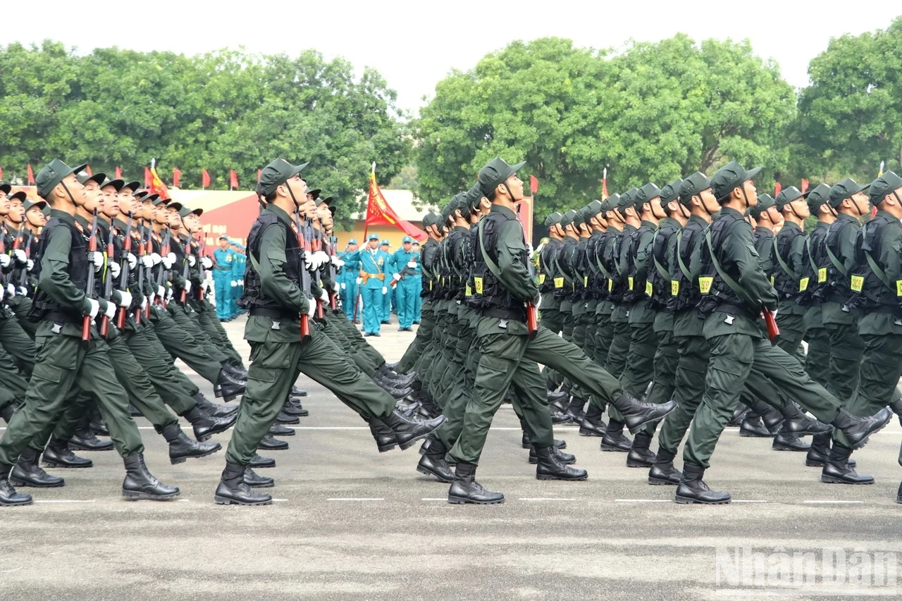 Tổng hợp luyện diễu binh chuẩn bị Đại lễ 30/4