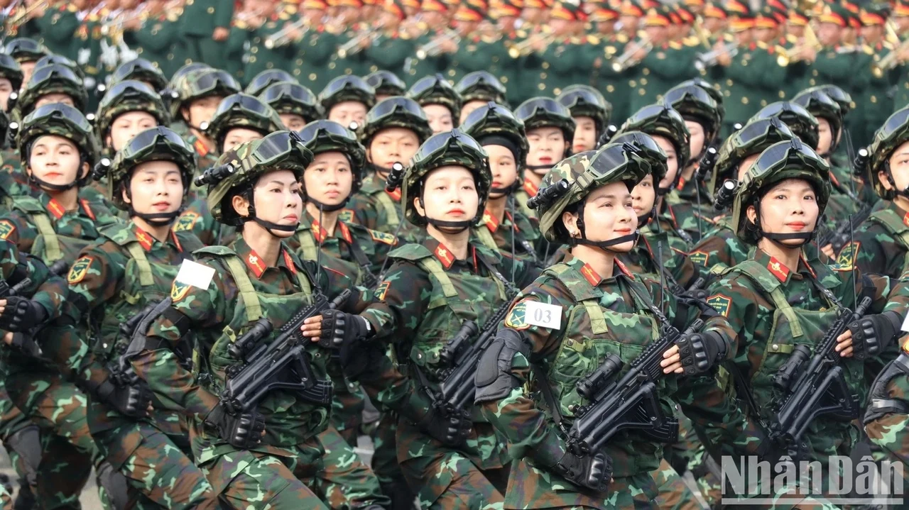 Tổng hợp luyện diễu binh chuẩn bị Đại lễ 30/4