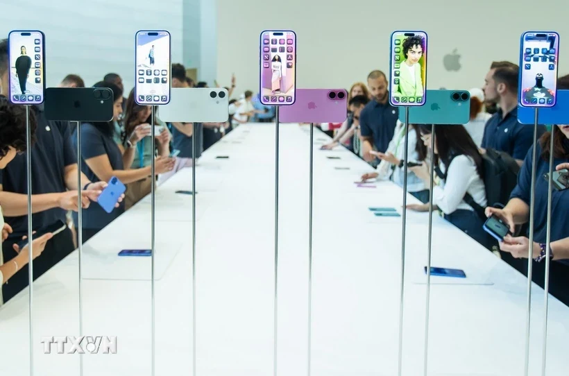 iPhone có nguy cơ thành hàng siêu sang vì thuế quan Mỹ