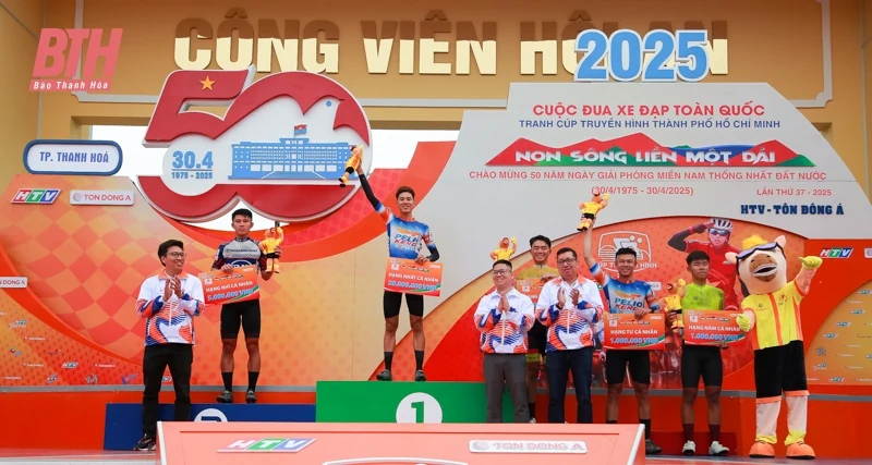 Nguyễn Anh Huy thắng chặng 4 cuộc đua xe đạp tranh Cúp Truyền hình TP Hồ Chí Minh 2025