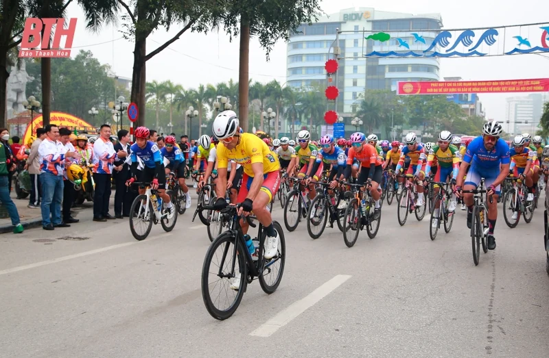 Xuất phát chặng 5 Cuộc đua xe đạp toàn quốc Cúp Truyền hình TP Hồ Chí Minh năm 2025