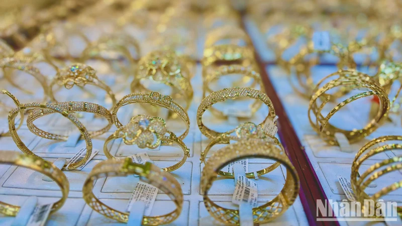 Giá vàng ngày 16/4: Vàng miếng SJC tiến sát 110 triệu đồng/lượng