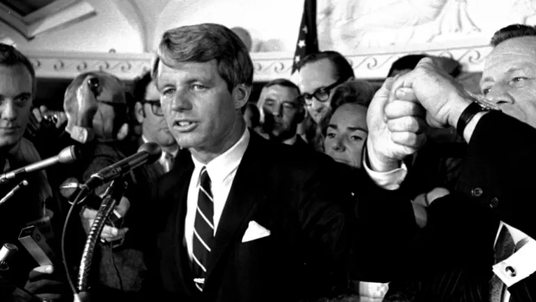 Mỹ công bố 10.000 trang hồ sơ về Robert F. Kennedy