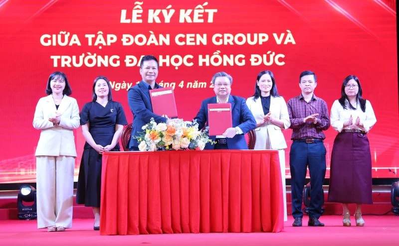 Diễn đàn doanh nhân về cơ hội nghề nghiệp và bí quyết kinh doanh trong kỷ nguyên mới