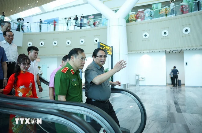 Thủ tướng dự Lễ công bố thí điểm nhận diện sinh trắc học tại Cảng Tân Sơn Nhất