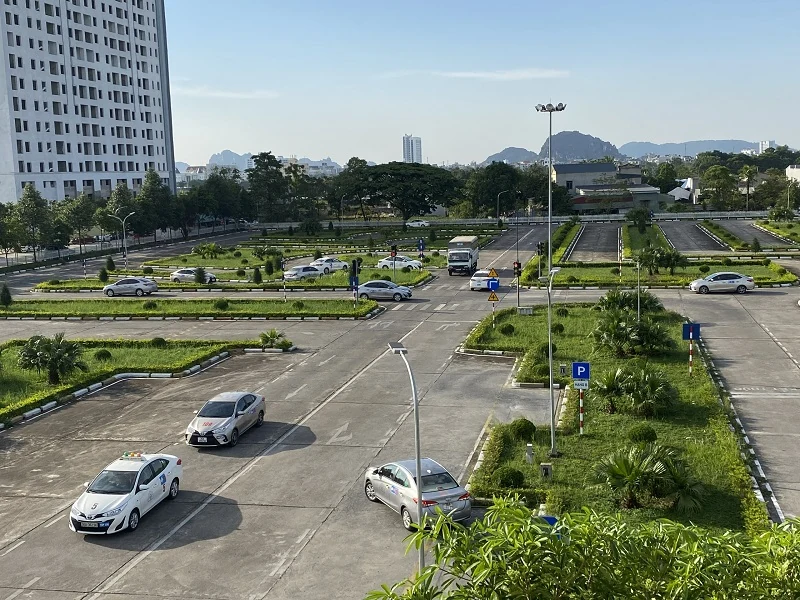 Phấn đấu đến năm 2030, 50% xe buýt và xe tuyến cố định sử dụng điện, năng lượng xanh 