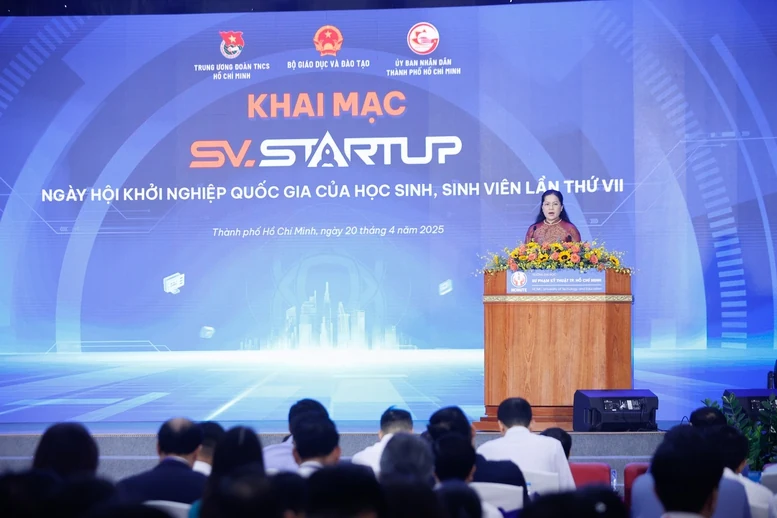 Thủ tướng: “Thần tốc táo bạo” để đưa Việt Nam trở thành trung tâm đổi mới sáng tạo