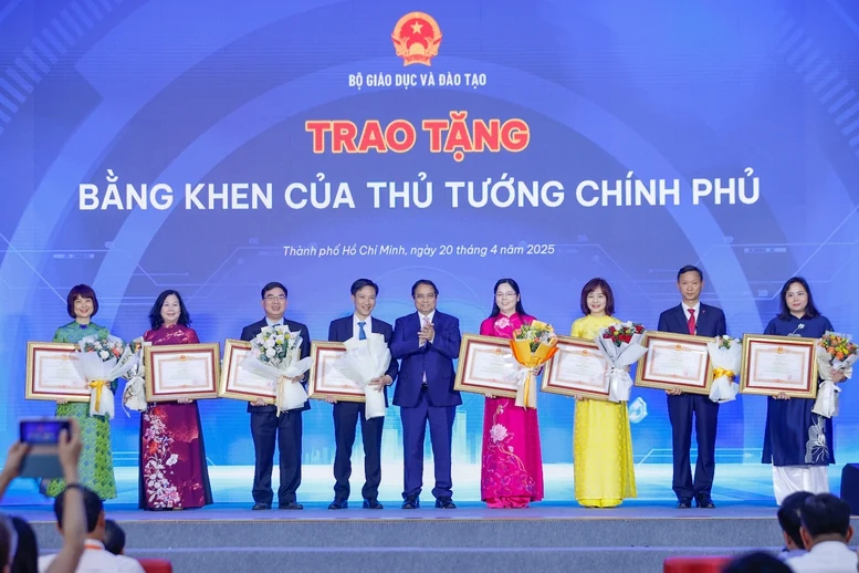 Thủ tướng: “Thần tốc táo bạo” để đưa Việt Nam trở thành trung tâm đổi mới sáng tạo