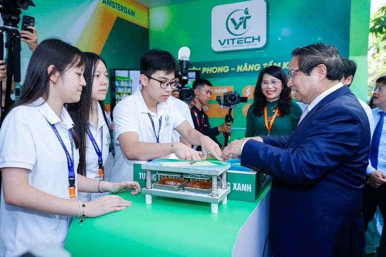 Thủ tướng: “Thần tốc táo bạo” để đưa Việt Nam trở thành trung tâm đổi mới sáng tạo