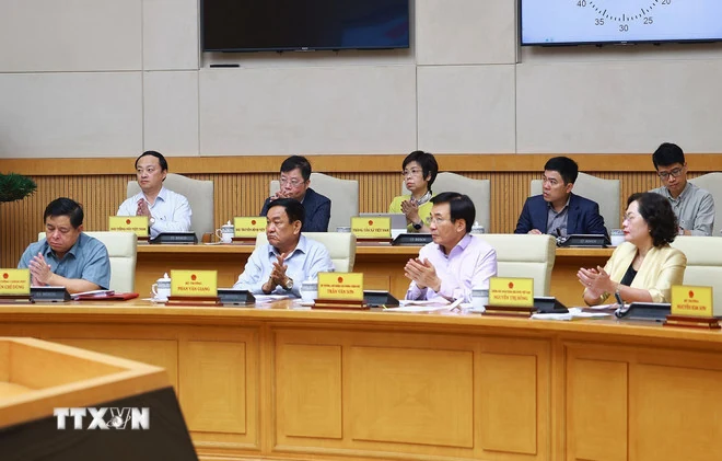 Thủ tướng: Thần tốc xây dựng pháp luật đáp ứng yêu cầu tình hình diễn biến nhanh