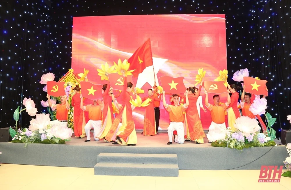 Lãnh đạo tỉnh gặp mặt và chúc mừng các chức sắc, chức việc Phật giáo nhân dịp lễ Phật đản (Phật lịch 2569 - Dương lịch 2025)