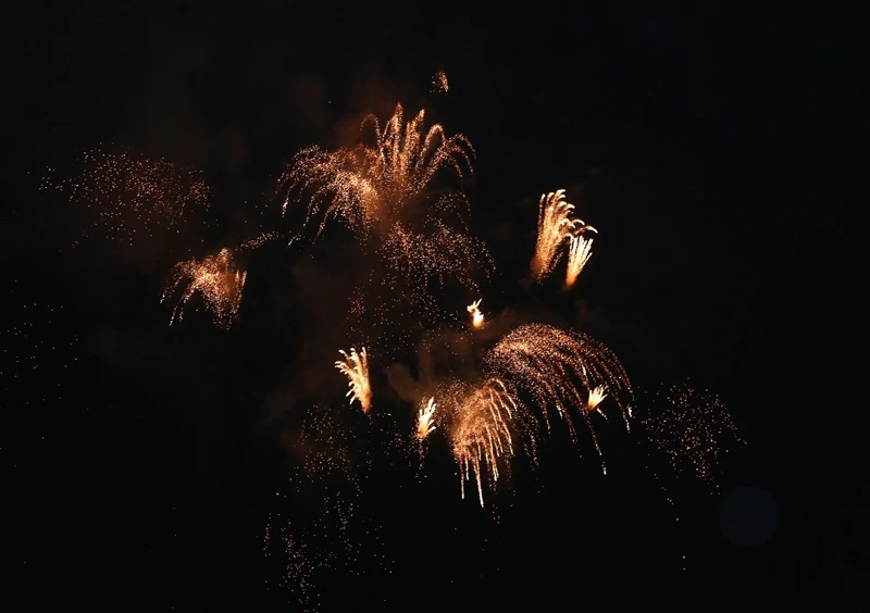 Màn pháo hoa toả sáng sắc màu Sầm Sơn