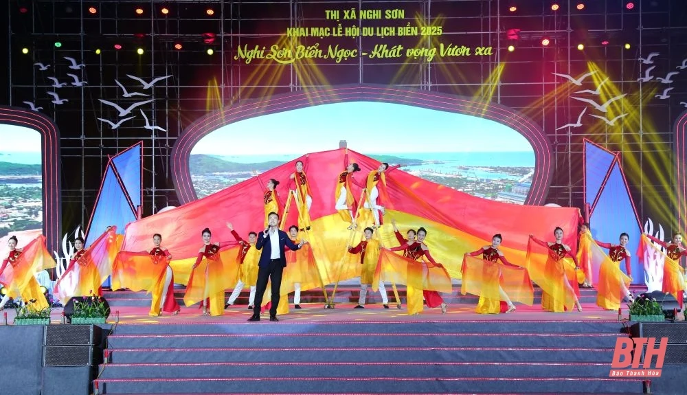 Khai mạc Lễ hội du lịch biển năm 2025: “Nghi Sơn biển ngọc - Khát vọng vươn xa”