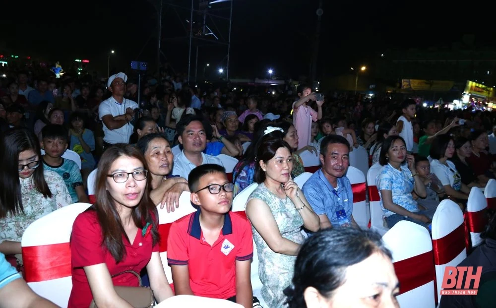 Khai mạc Lễ hội du lịch biển năm 2025: “Nghi Sơn biển ngọc - Khát vọng vươn xa”