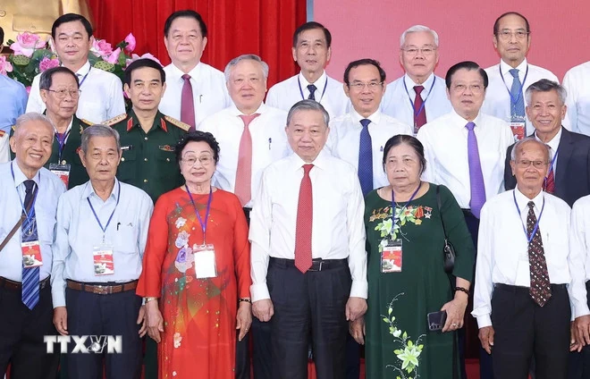 Tổng Bí thư: Sáp nhập tỉnh không phải 2 cộng 2 bằng 4 mà '2 cộng 2 lớn hơn 4'