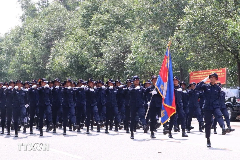 50 năm Thống nhất đất nước: Đội hình diễu binh Lào và Campuchia tham gia lễ hợp luyện