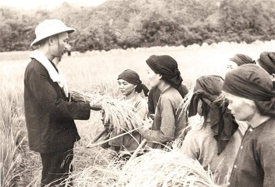 Lòng dân - Pháo đài vững chắc bảo vệ nền tảng tư tưởng của Đảng