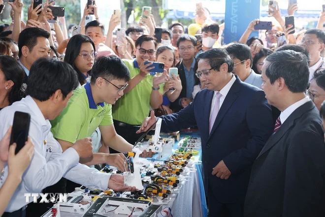 Thanh niên Việt Nam tập trung thực hiện “Ba tiên phong,” “5 chủ động”