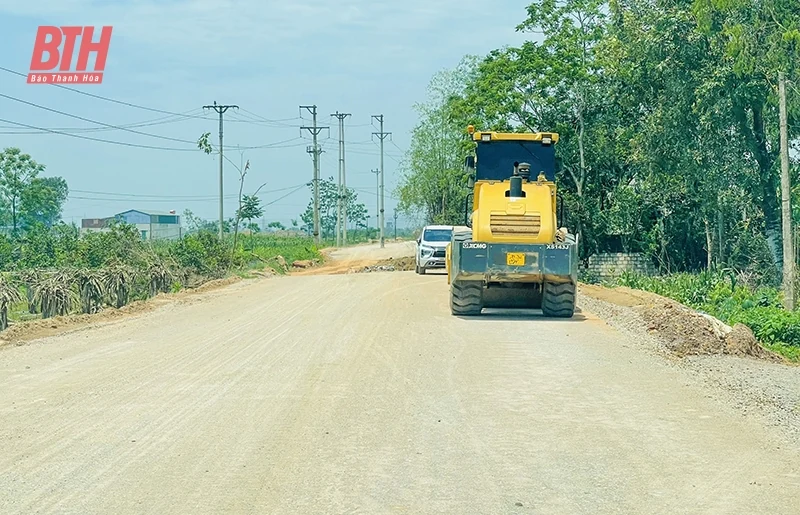 Đẩy nhanh tiến độ các dự án xây dựng đường giao thông nông thôn