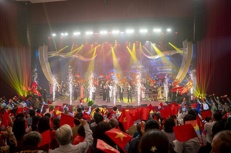 “Đảng trong mùa xuân đại thắng” - Khúc tráng ca mừng 50 năm thống nhất đất nước sẽ diễn ra tại Nhà hát Hồ Gươm tối 28/4