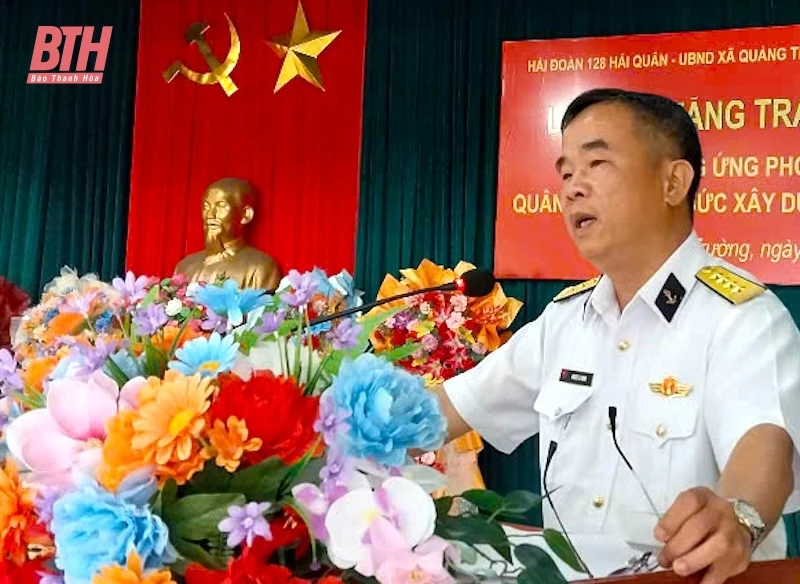 Hải đoàn 128 ủng hộ kinh phí xây dựng nông thôn mới tại xã Quảng Trường