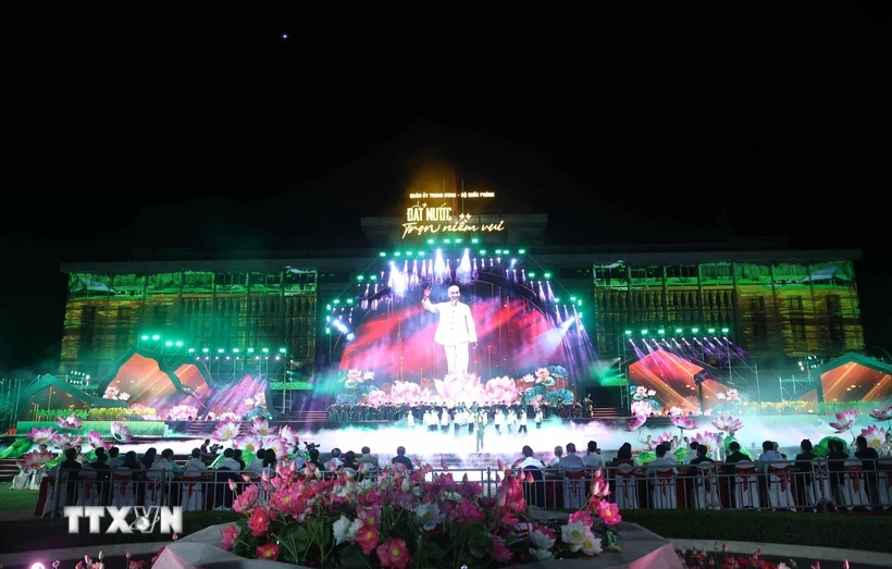 Hơn 1.000 nghệ sỹ, ca sỹ tham dự Chương trình nghệ thuật Đất nước trọn niềm vui