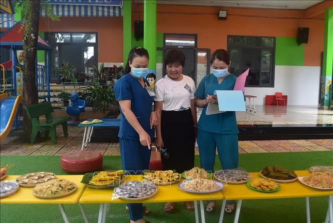 Tăng cường kiểm tra phòng ngừa ngộ độc thực phẩm tại các địa phương