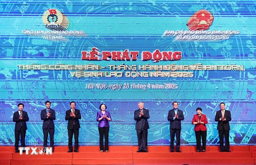 Kết hợp nhiều hoạt động giữa tôn vinh và bảo vệ người lao động trong tháng Năm