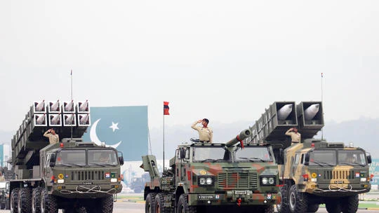 Quan chức Pakistan đe dọa Ấn Độ bằng vũ khí hạt nhân