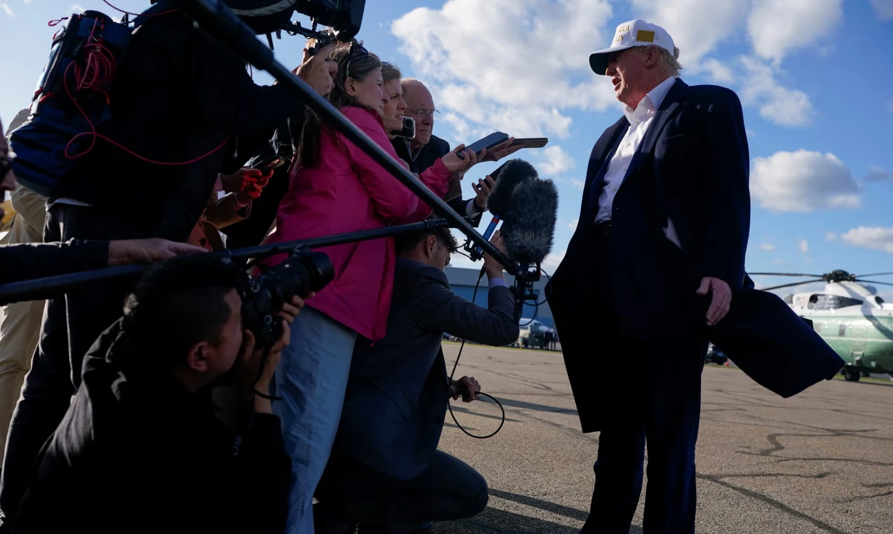 Tổng thống Mỹ: Ông Zelensky sẵn sàng từ bỏ Crimea