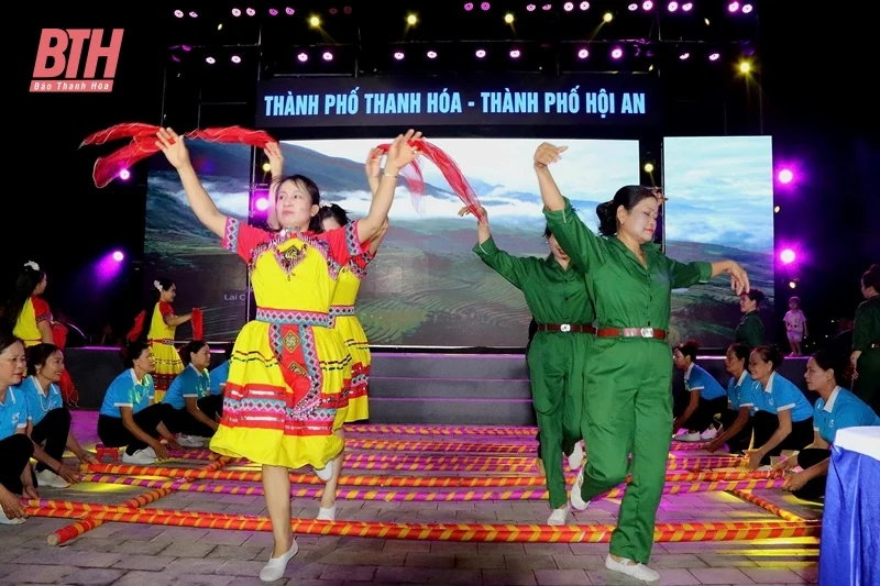 Giao lưu văn nghệ với chủ đề “Vũ điệu khoẻ đẹp”