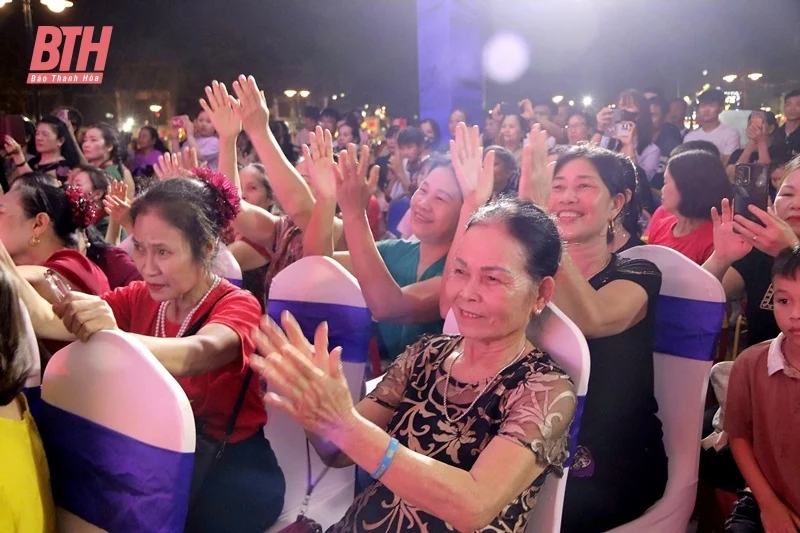 Giao lưu văn nghệ với chủ đề “Vũ điệu khoẻ đẹp”