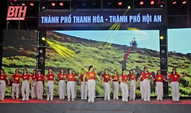 Giao lưu văn nghệ với chủ đề “Vũ điệu khoẻ đẹp”