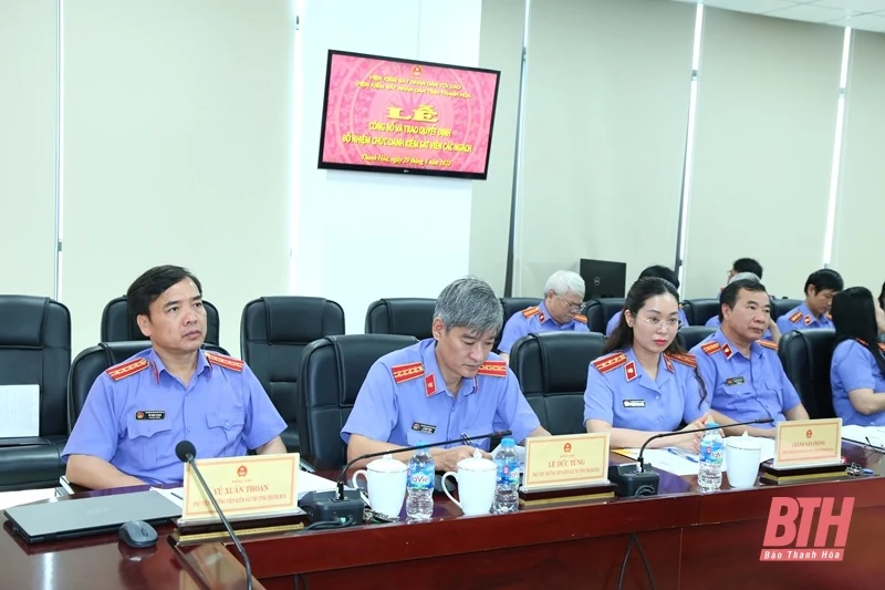 Viện Kiểm sát Nhân dân tỉnh Thanh Hóa công bố và trao quyết định bổ nhiệm chức danh kiểm sát viên các ngạch