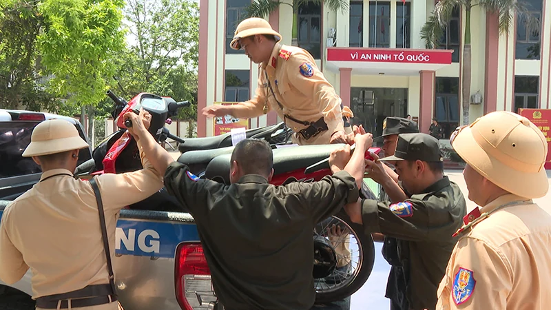 Xử phạt nguội đối với 17 thanh, thiếu niên vi phạm trật tự an toàn giao thông