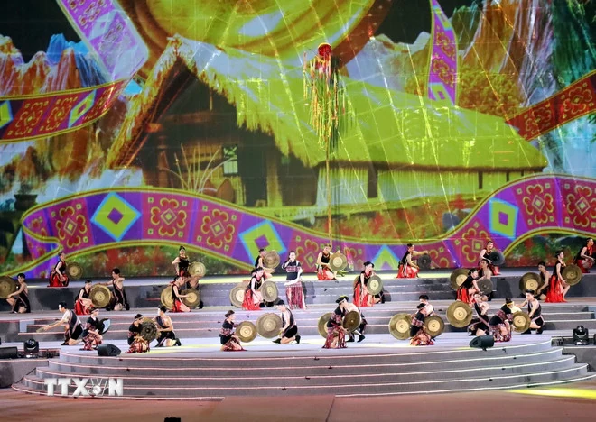 Khai mạc Carnaval Hạ Long 2025: Kết nối di sản - Tiên phong tỏa sáng