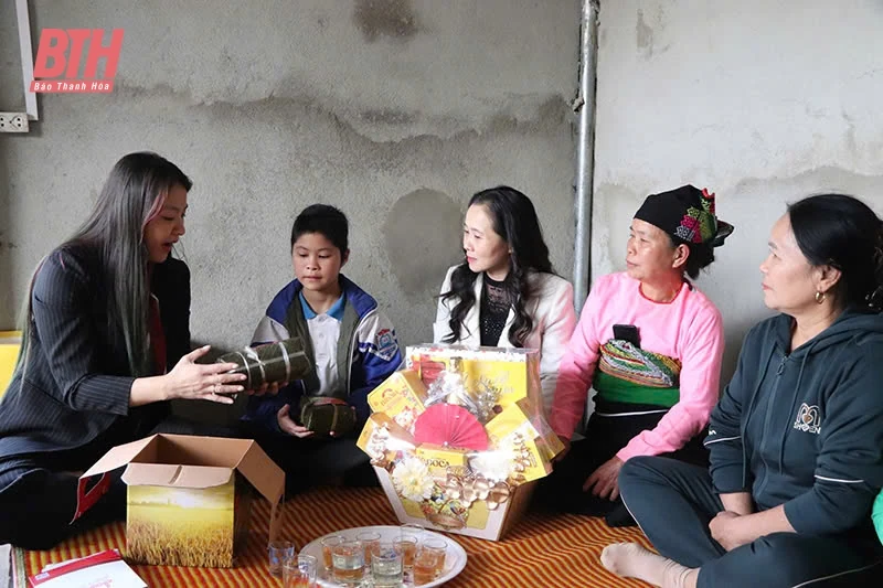 Phụ nữ Thanh Hóa học và làm theo Bác