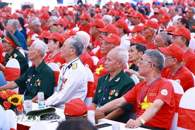 Thủ tướng: Cựu tù chính trị luôn giữ trong tim ngọn lửa cách mạng sáng ngời