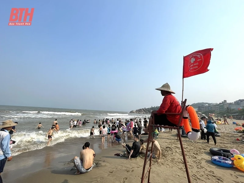 Các điểm đến nỗ lực đón khách an toàn trong kỳ nghỉ lễ